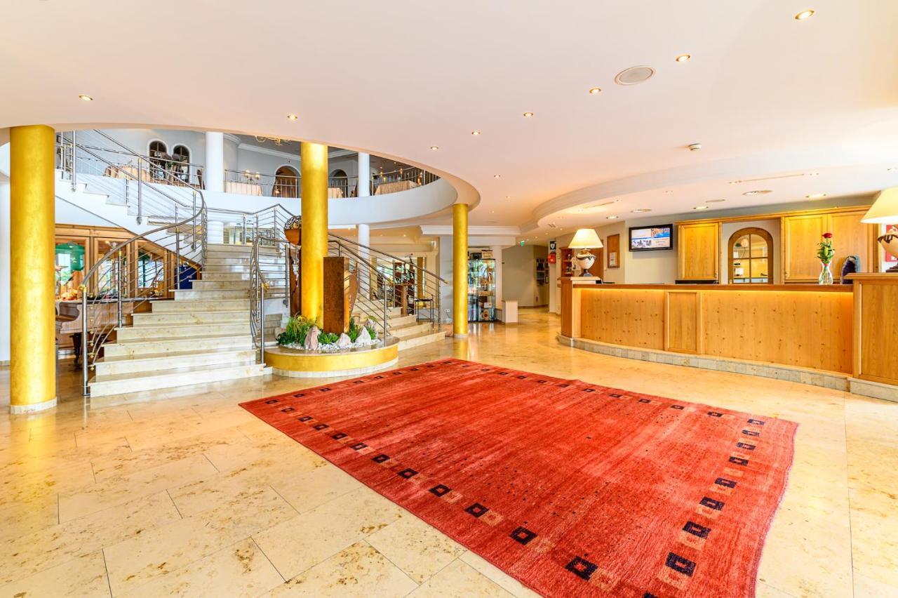 Wohlfuehlhotel Schiestl Fügen Exteriör bild