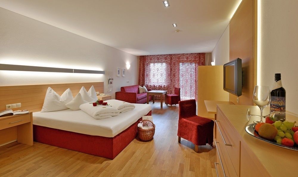 Wohlfuehlhotel Schiestl Fügen Exteriör bild