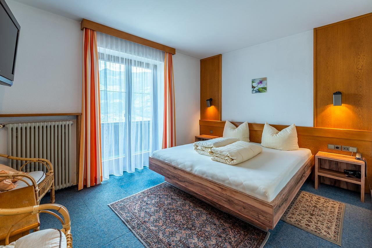 Wohlfuehlhotel Schiestl Fügen Exteriör bild